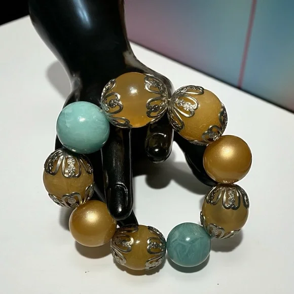 Erica Lyons Gold and Teal Beaded Bracelet - Picture 4 of 4
